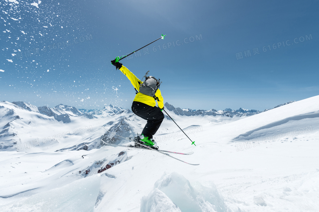 寒冷天气滑雪人物背影摄影高清图片