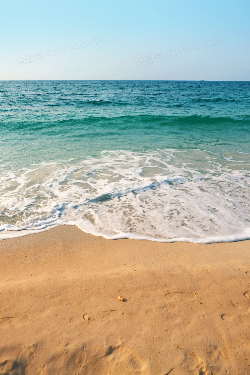 沙滩潮水与无边际大海摄影高清图片