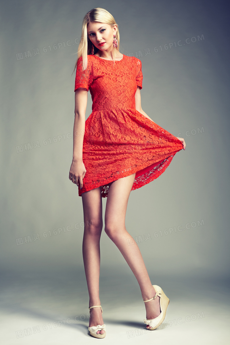 长腿短裙金发美女模特摄影高清图片