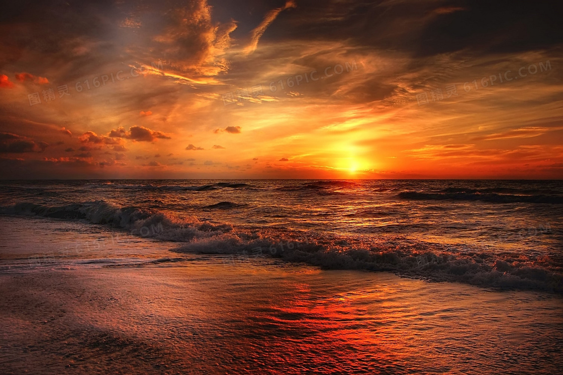 金碧辉煌的海边日落美景摄影图片