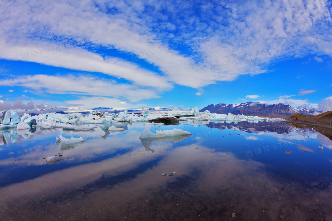 蓝天白云与融化的冰川摄影高清图片