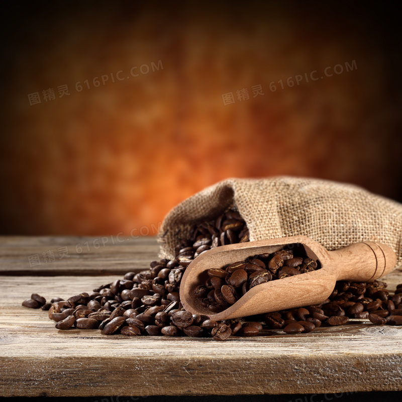 木铲与麻袋里的咖啡豆摄影高清图片