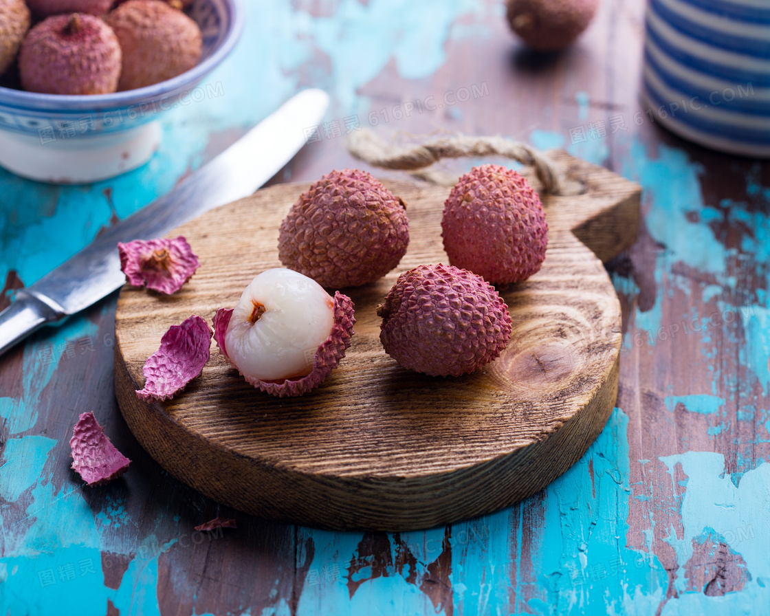 圆形砧板上的荔枝微距摄影高清jpg图片免费下载_编号vgehmnno1_图精灵