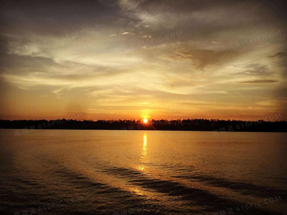湖边美丽的日落美景高清摄影图片
