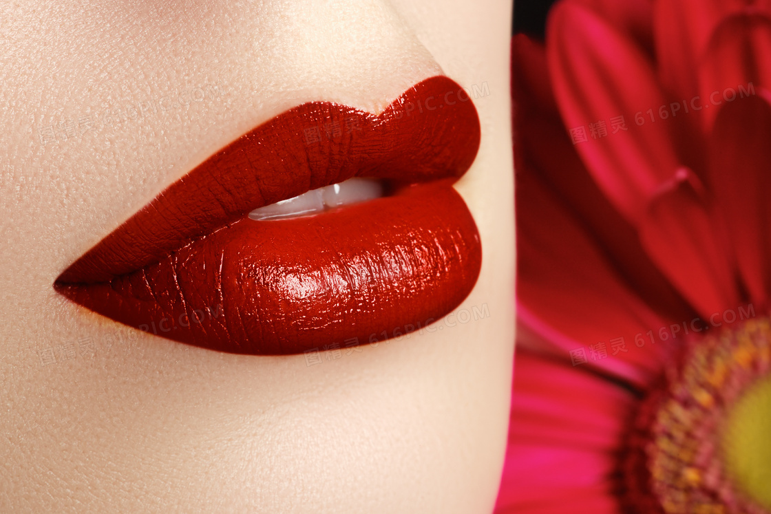 红色雏菊与红嘴唇特写摄影高清图片