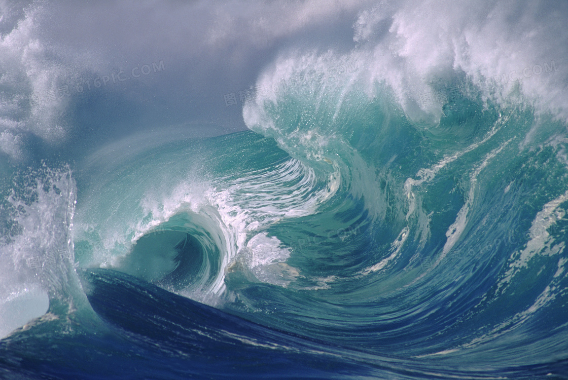 大海上卷起的巨浪风光摄影高清图片