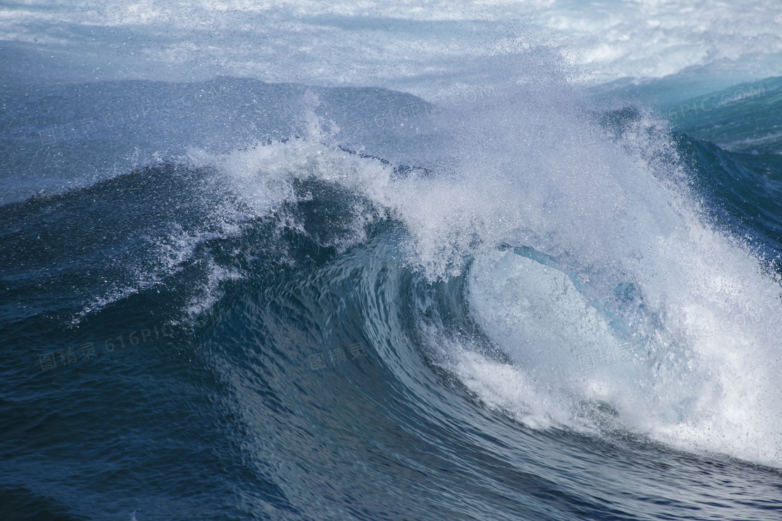 海面上的大浪自然风光摄影高清图片