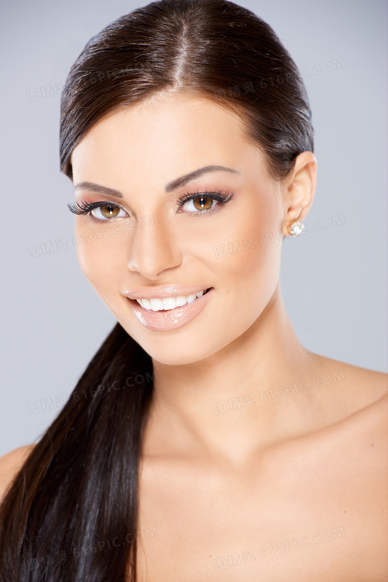 微笑开心秀发美女人物摄影高清图片