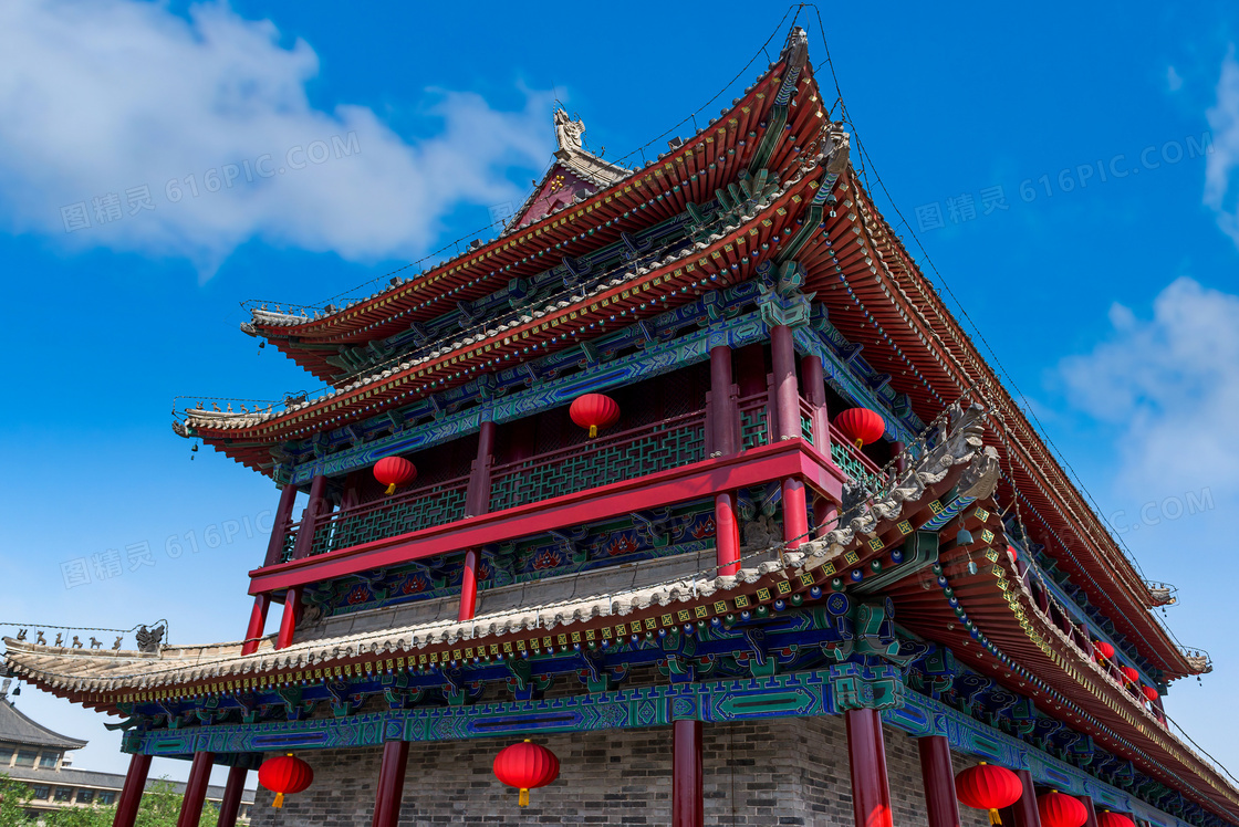 蓝天白云下的城楼景点摄影高清图片