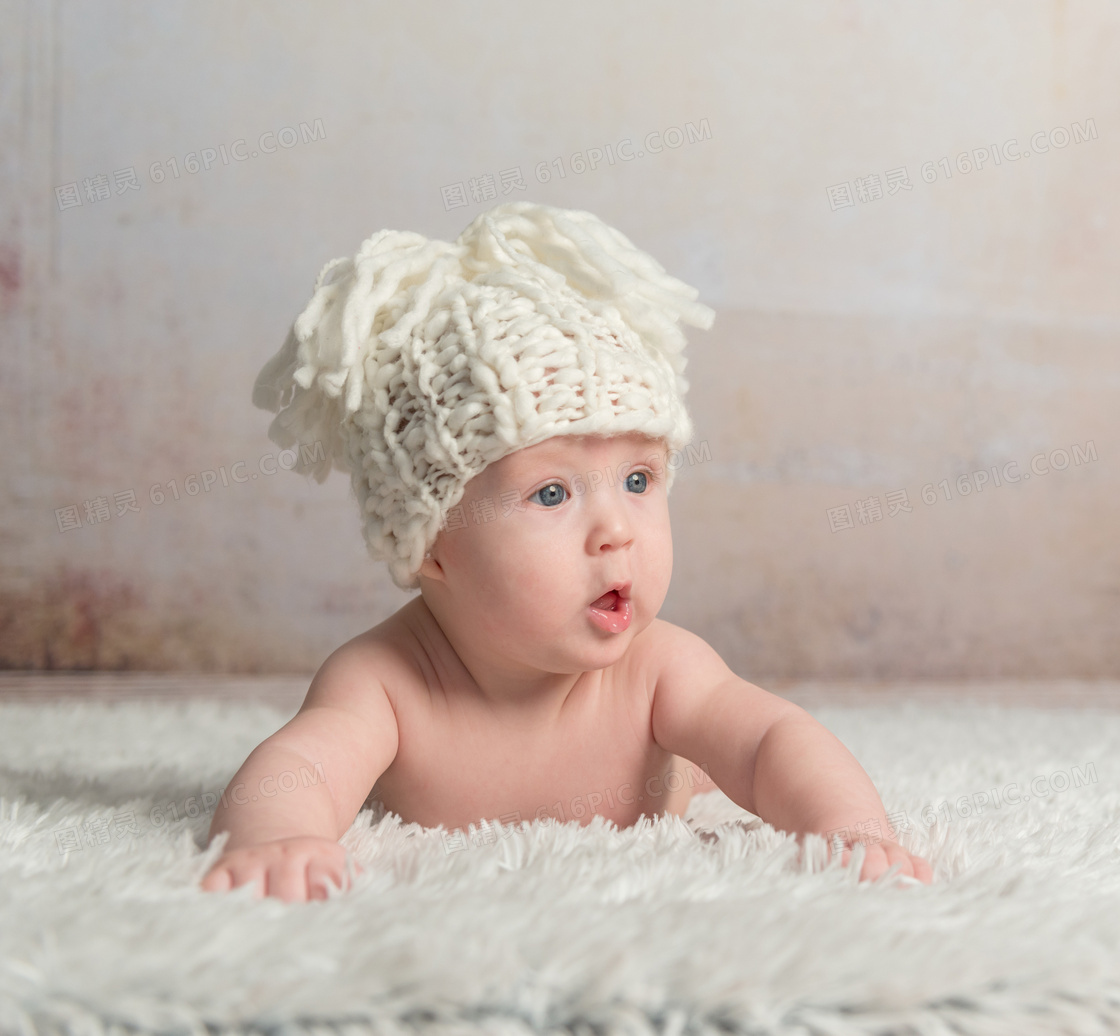 头上戴着毛线帽的宝宝摄影高清图片