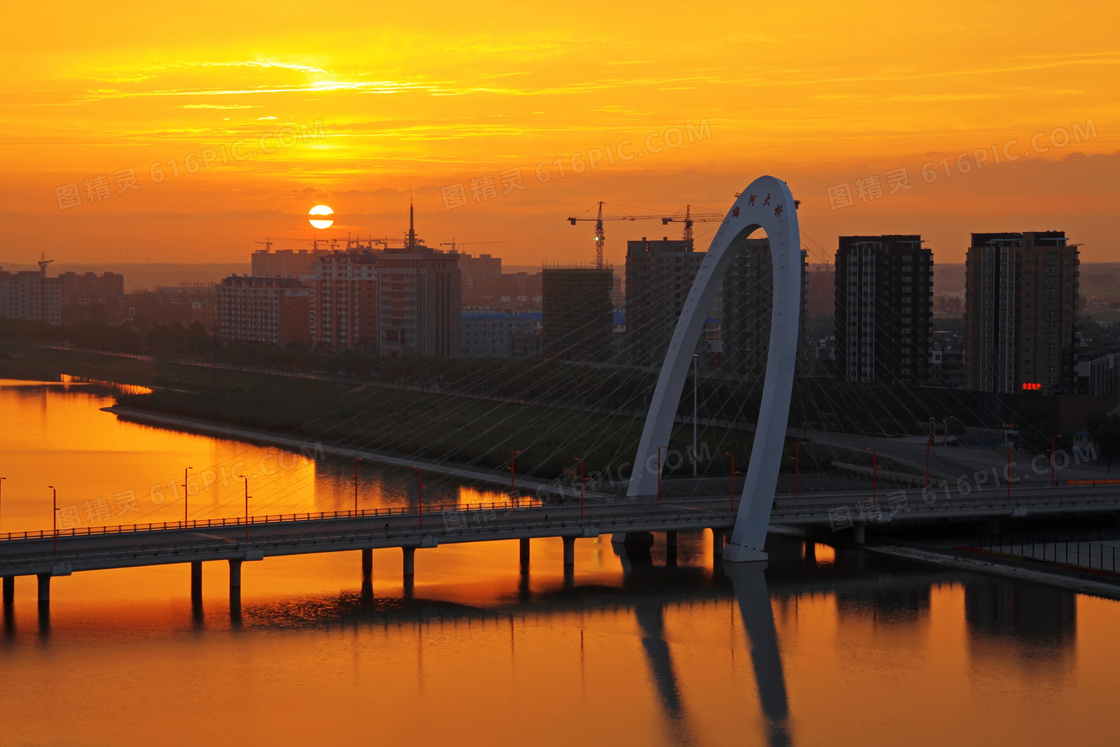 梅河大桥夕阳美丽风景摄影图片