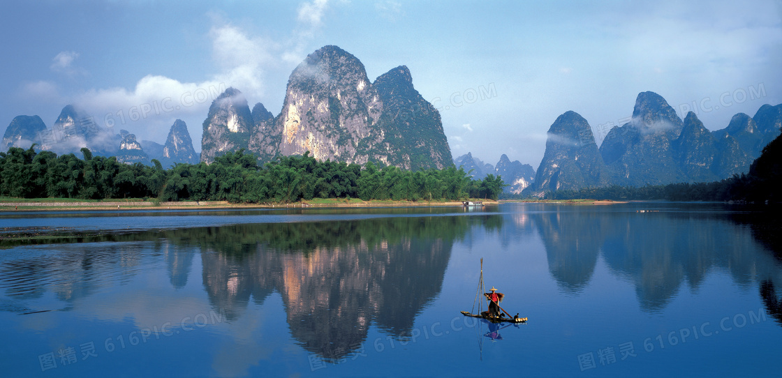 蓝天下的山水风景摄影图片