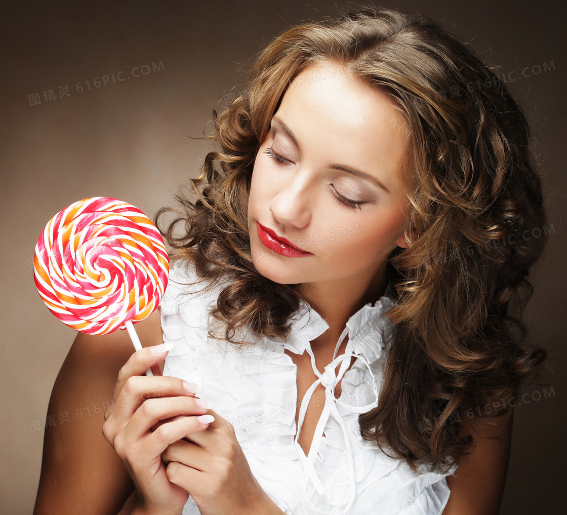 吃棒棒糖的美女 照片背景圖桌布圖片免費下載 - Pngtree