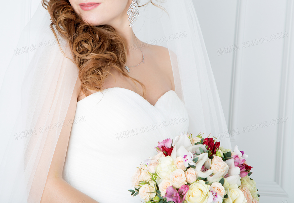 穿洁白婚纱的新娘特写摄影高清图片