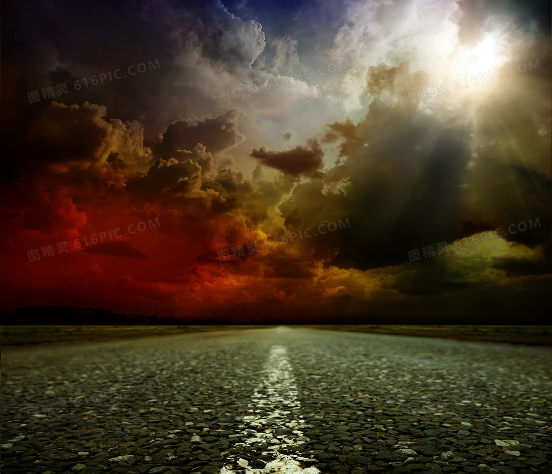 公路与厚厚的乌云风景摄影高清图片
