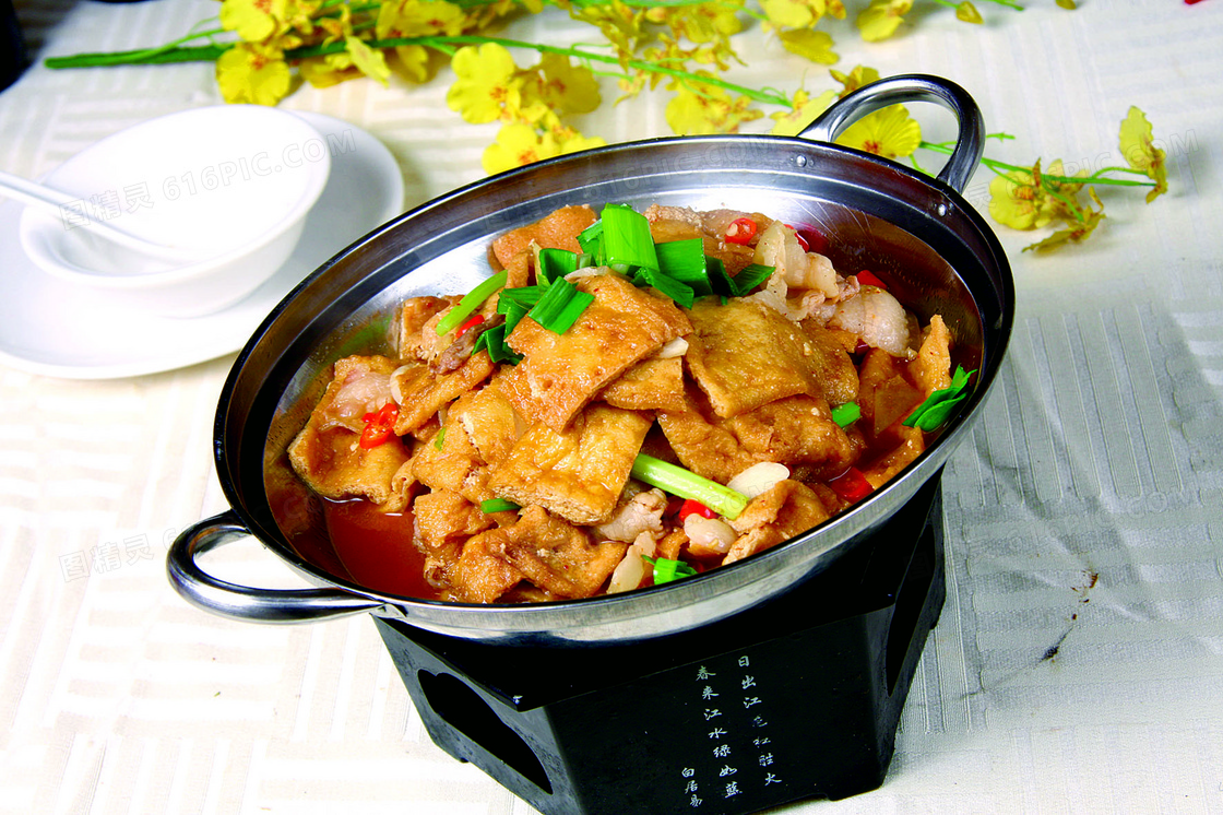 干锅油豆腐美食摄影图片