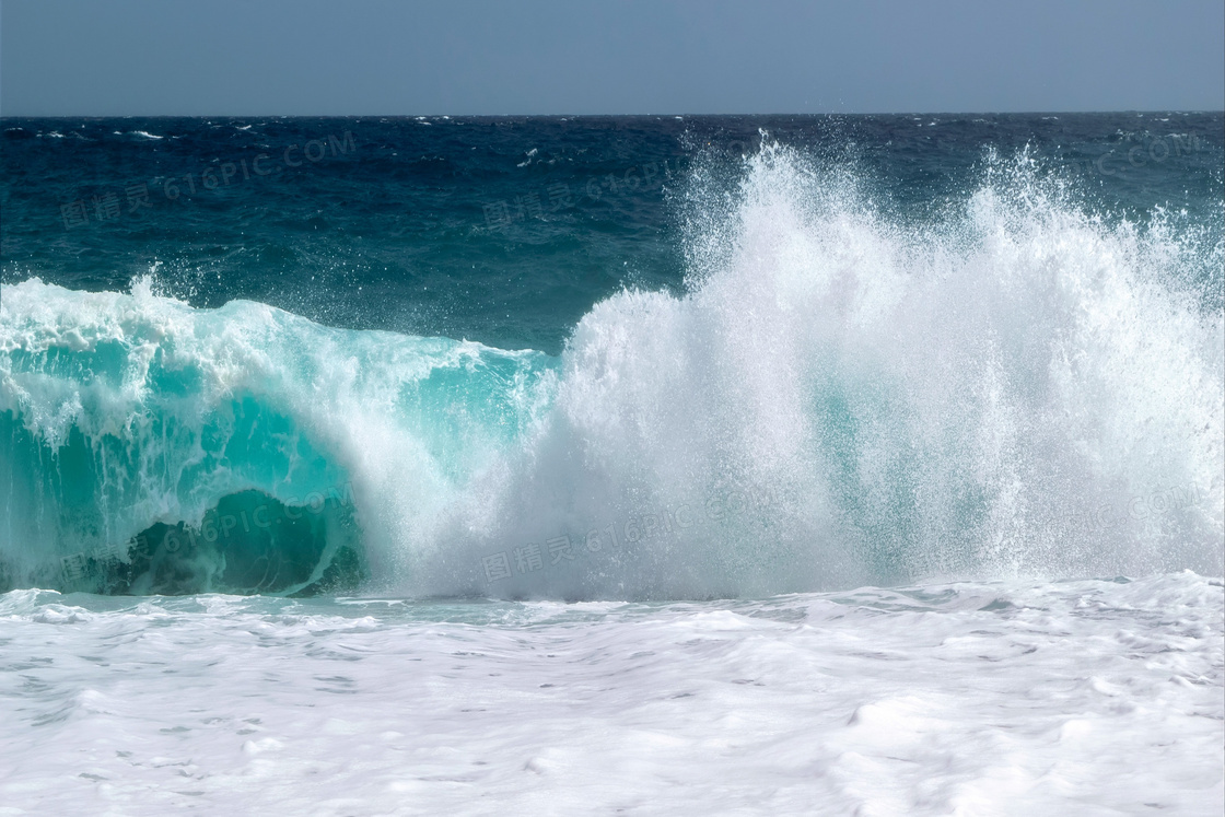 浩瀚海面上的波浪风光摄影高清图片