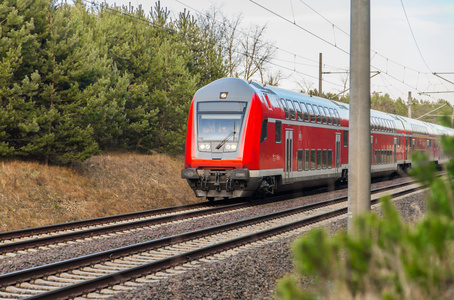 行驶中的火车图片