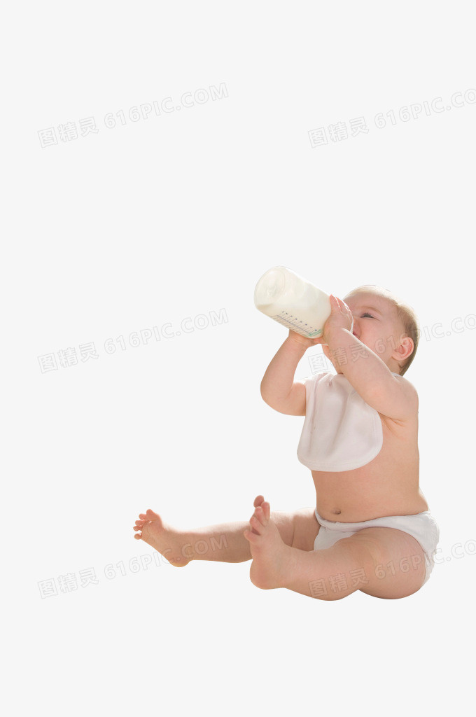 喝奶的宝宝