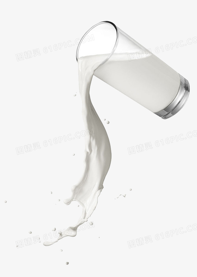 玻璃杯倒出的牛奶