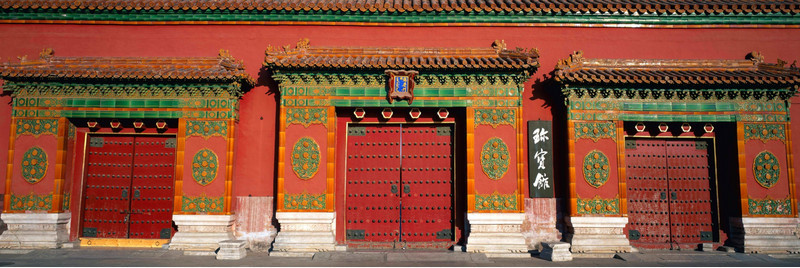 故宫建筑铁门中国风