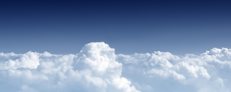 唯美天空白海报背景