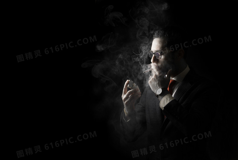 黑暗中的吸烟者海报背景
