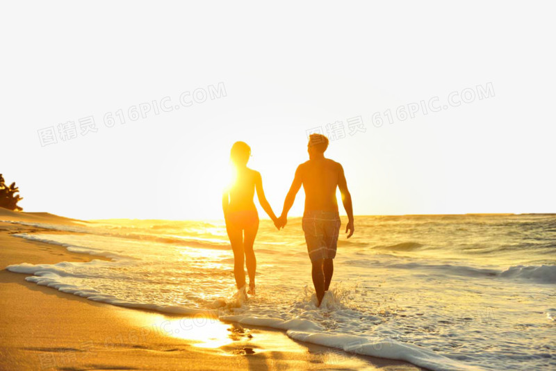 沙滩上的情侣背影