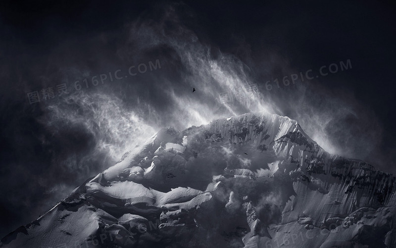 灰色神秘雪山风景