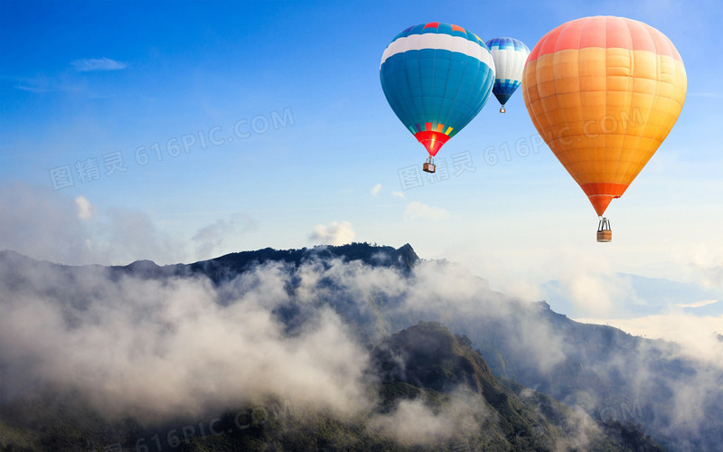 蓝天白云山峰云雾氢气球