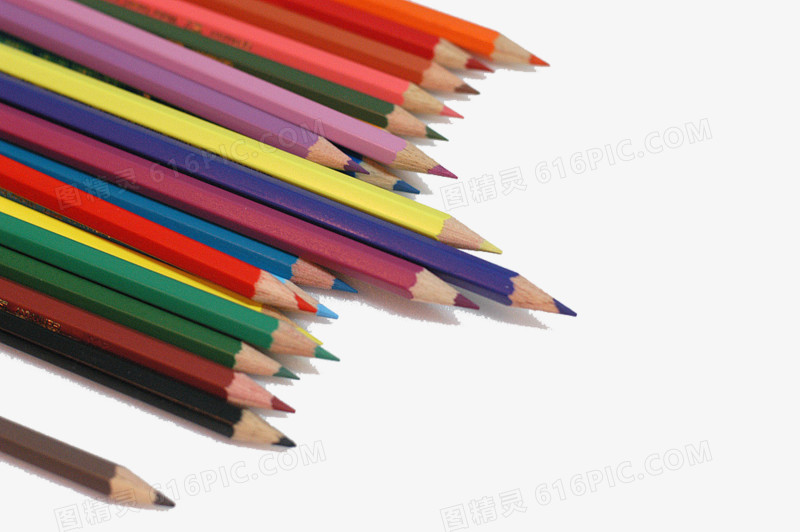 排成一列的彩色铅笔