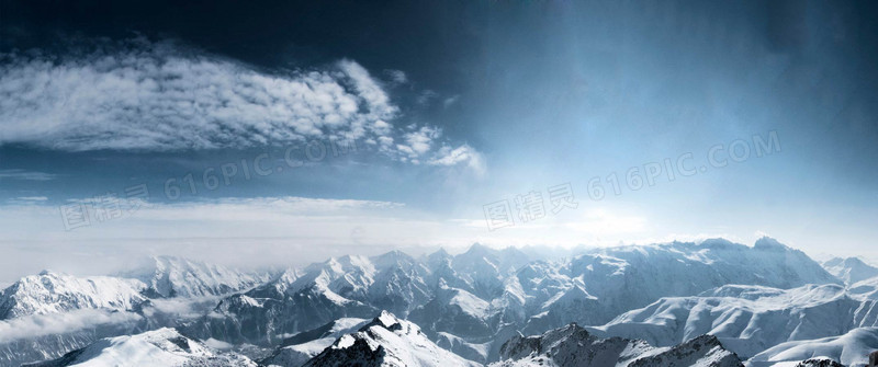 蓝色天空云彩雪山