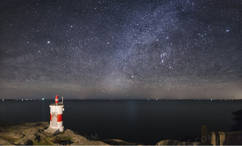 夜空灯塔大海景色