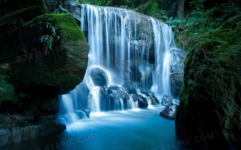 湛蓝湖水瀑布高山流水